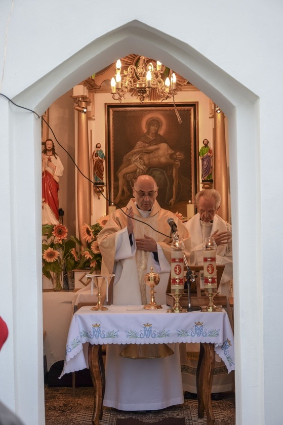 Czarny Potok. Msza przy kapliczce w Jastrzębiu