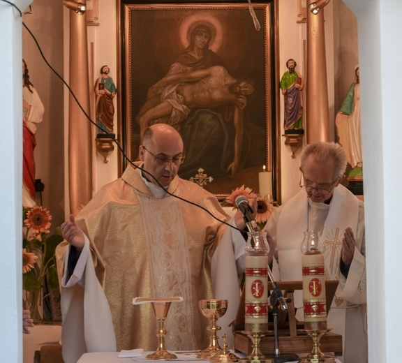 Czarny Potok. Msza przy kapliczce w Jastrzębiu