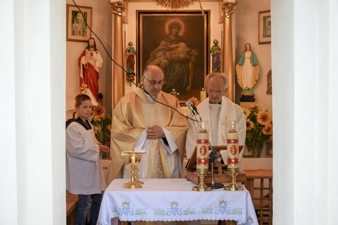 Czarny Potok. Msza przy kapliczce w Jastrzębiu