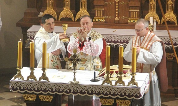 "Przez Chrystusa, z Chrystusem i w Chrystusie"