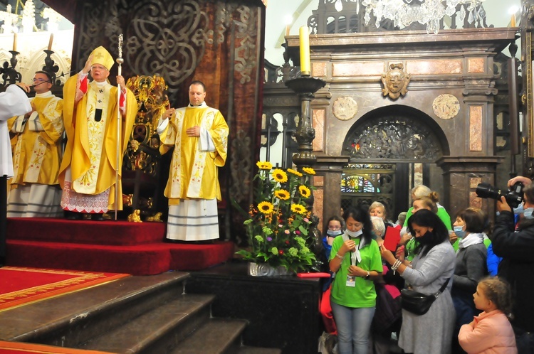 Wyjście 41. Pieszej Pielgrzymki Krakowskiej z Wawelu na Jasną Górę cz. 2