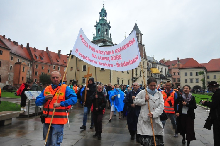 Wyjście 41. Pieszej Pielgrzymki Krakowskiej z Wawelu na Jasną Górę cz. 2