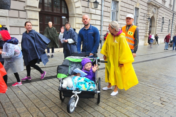 Wyjście 41. Pieszej Pielgrzymki Krakowskiej z Wawelu na Jasną Górę cz. 2