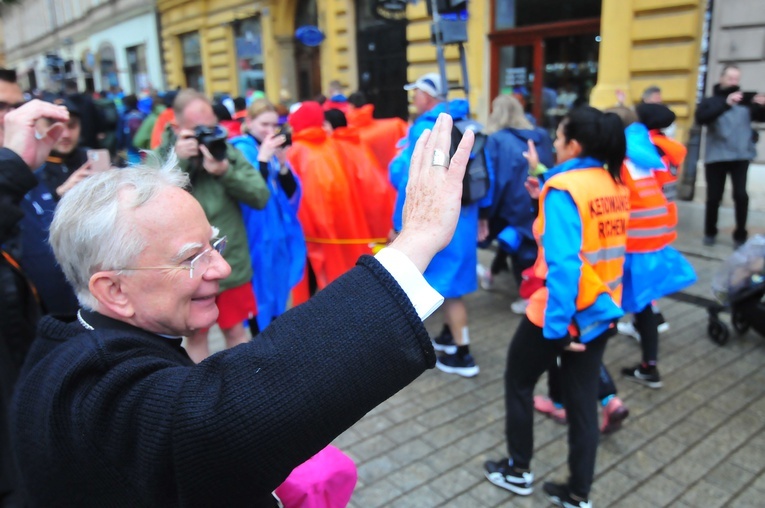 Wyjście 41. Pieszej Pielgrzymki Krakowskiej z Wawelu na Jasną Górę cz. 2