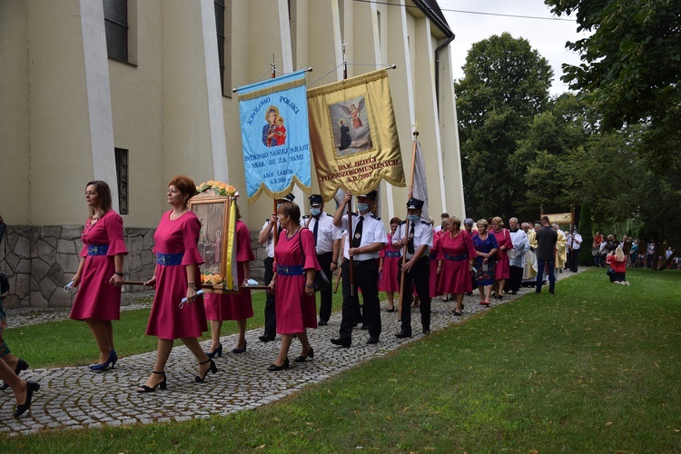 Jubileusz parafii we Wrzawach