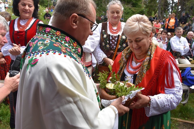 Msza św. na Polanie Rusnakowej pod Turbaczem w Gorcach 