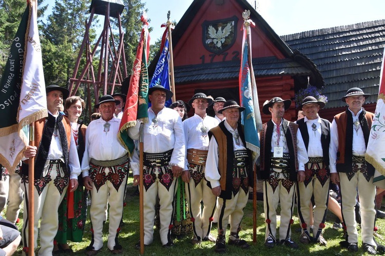 Msza św. na Polanie Rusnakowej pod Turbaczem w Gorcach 