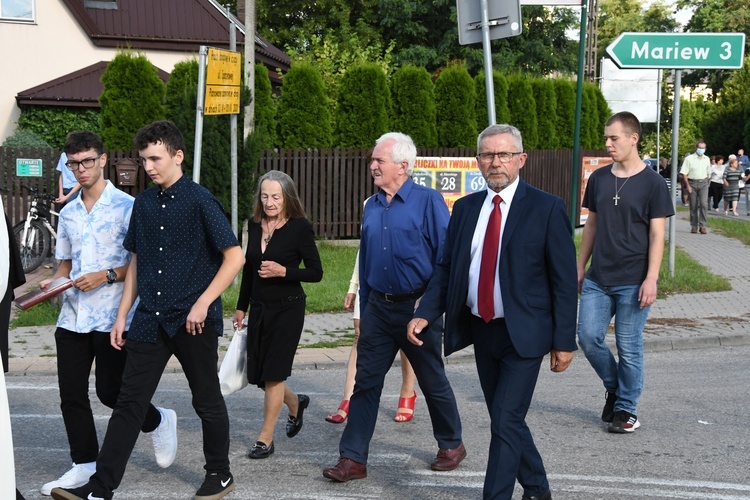 Upamiętnienie pomordowanych w Borzęcinie Dużym