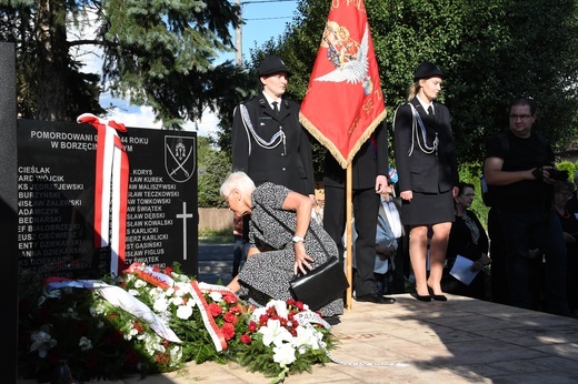 Upamiętnienie pomordowanych w Borzęcinie Dużym