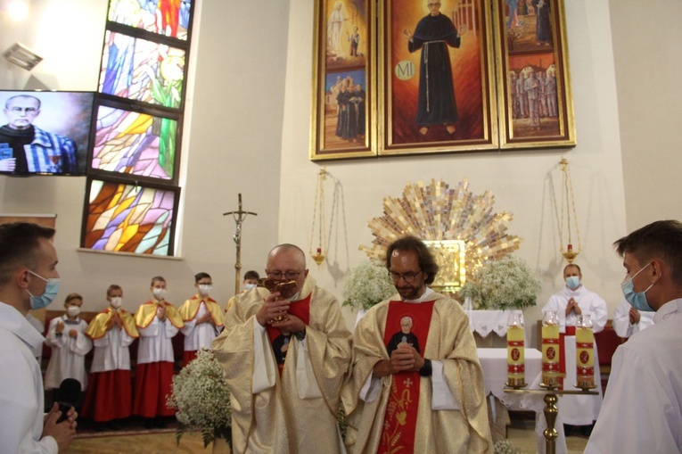 Świebodzin. Wprowadzenie relikwii męczenników i poświęcenie mozaik