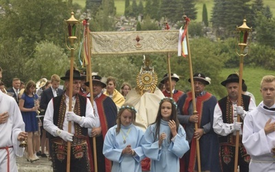 Procesja eucharystyczna.