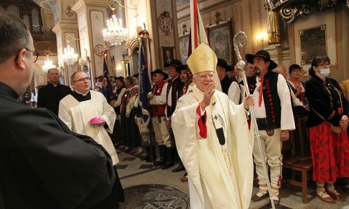 Abp Marek Jędraszewski przewodniczył jubileuszowej Mszy św. w Rychwałdzie.