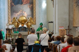 Mszy św. na Świętym Krzyżu przewodniczył bp Artur Miziński.