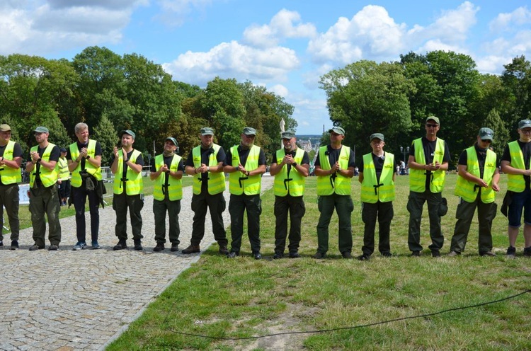 XVIII PPDŚ. Wejście na Jasną Górę diecezji świdnickiej