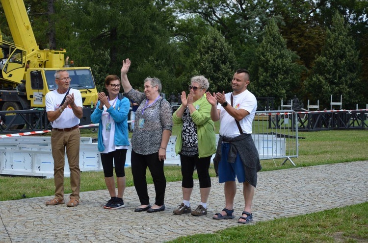 XVIII PPDŚ. Wejście na Jasną Górę diecezji świdnickiej