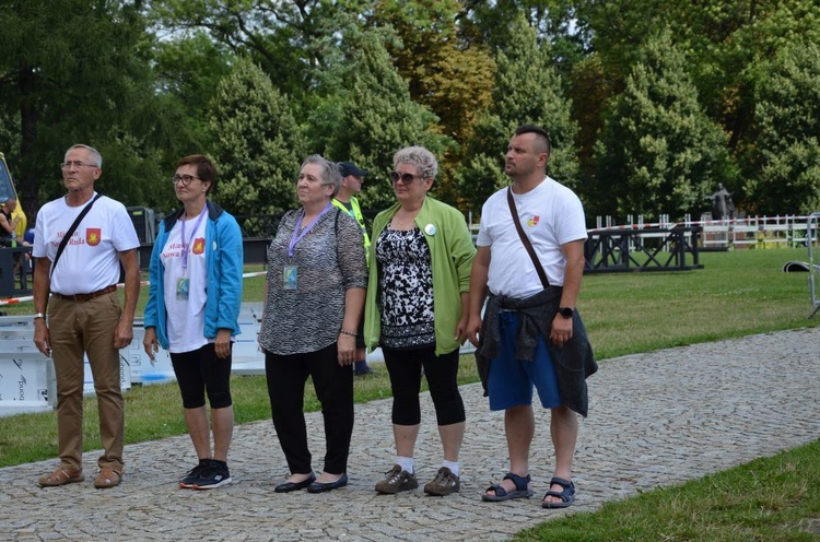 XVIII PPDŚ. Wejście na Jasną Górę diecezji świdnickiej