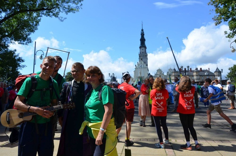 XVIII PPDŚ. Wejście na Jasną Górę diecezji świdnickiej