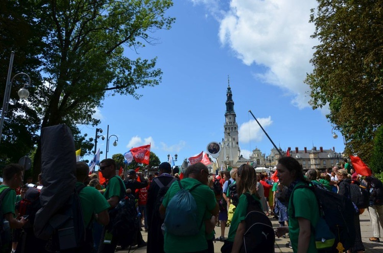 XVIII PPDŚ. Wejście na Jasną Górę diecezji świdnickiej