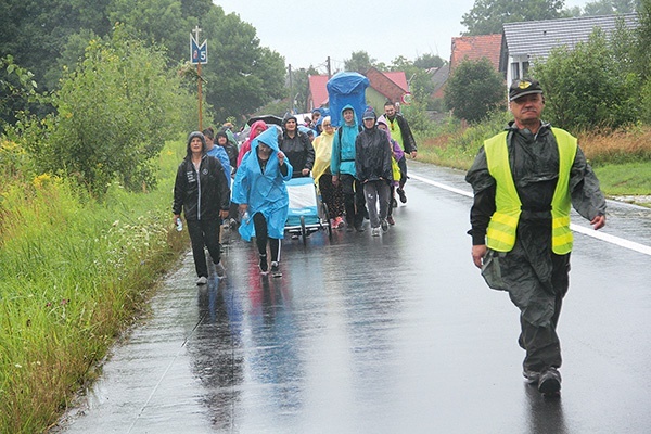 Wędrowcom nie były straszne ani słońce… …ani deszcz.
