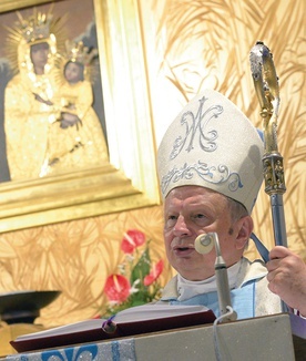▲	Homilię wygłosił radomski biskup senior.