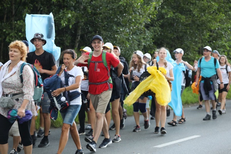 19. Pielgrzymka Dekanatu Czechowickiego na Jasną Górę - na trasie