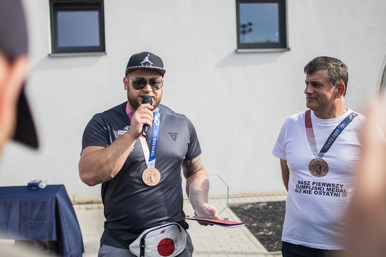 Przywitanie Pawła Fajdka w Żarowie