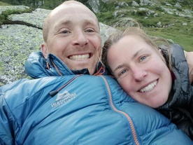 Esther i Daniel od 2014 r. poróżowali camperem po Europie. Postanowili rzucić wszystko po ciężkiej operacji Daniela, której omal nie przypłacił życiem.