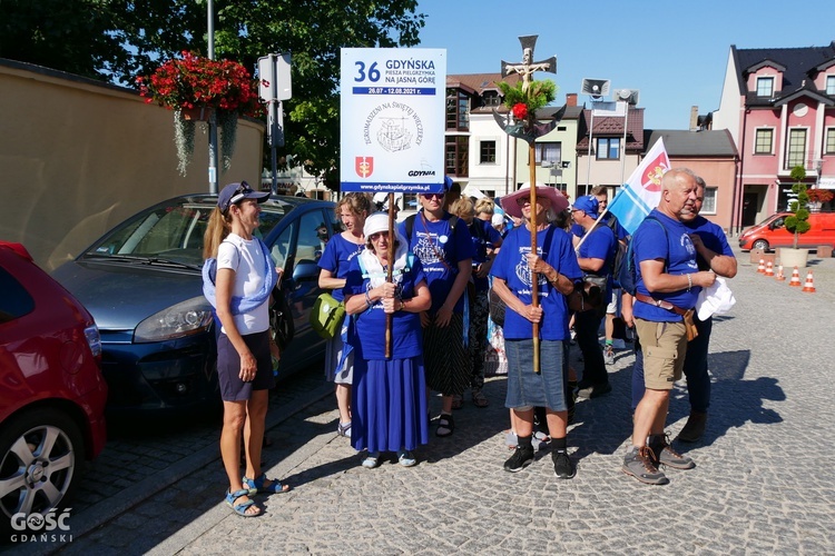 Abp Tadeusz Wojda na trasie pieszych pielgrzymek na Jasną Górę