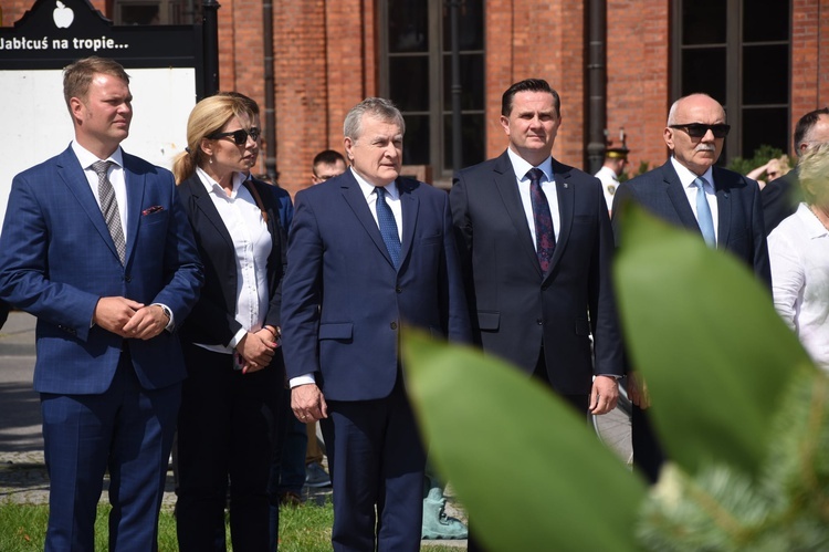 W obchodach 101. rocznicy wjazdu pociągu z transportem uczestniczył także Krzysztof Jażdżyk, prezydent Skierniewic.