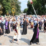 Wejście pielgrzymki na Jasną Górę