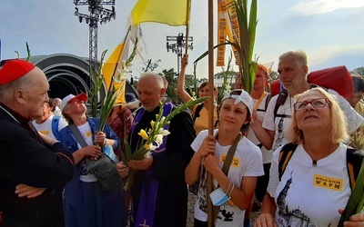 Pielgrzymów WAPM, wchodzących rankiem na jasnogórski szczyt, powitał kard. Kazimierz Nycz.