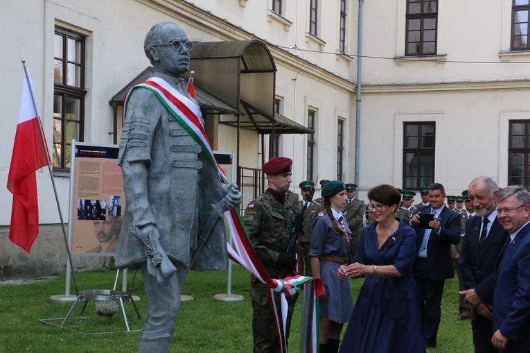 Odsłonięcie pomnika Pala Telekiego