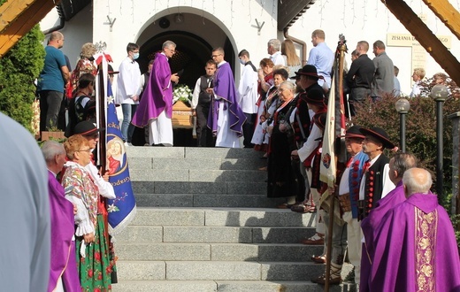 Uroczystości pogrzebowe śp. ks. kan. Wojciecha Janke w Lalikach