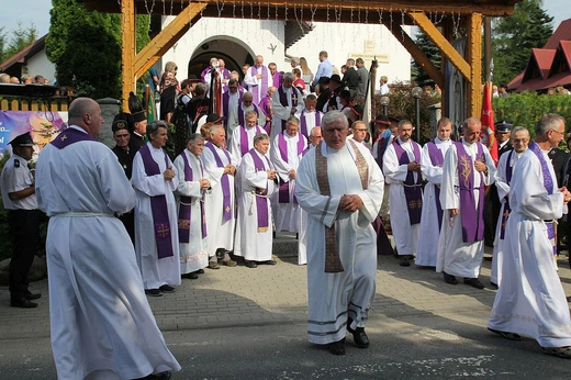 Uroczystości pogrzebowe śp. ks. kan. Wojciecha Janke w Lalikach