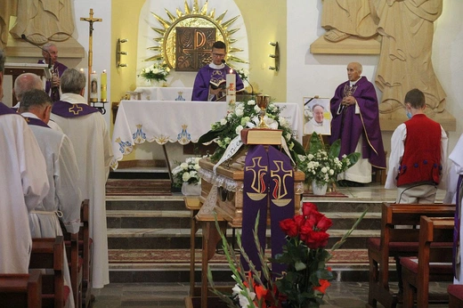 Uroczystości pogrzebowe śp. ks. kan. Wojciecha Janke w Lalikach