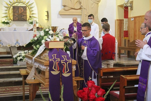Uroczystości pogrzebowe śp. ks. kan. Wojciecha Janke w Lalikach