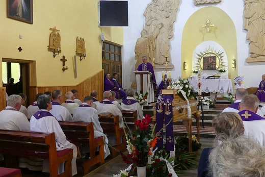 Uroczystości pogrzebowe śp. ks. kan. Wojciecha Janke w Lalikach