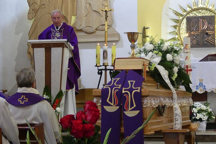 Uroczystości pogrzebowe śp. ks. kan. Wojciecha Janke w Lalikach