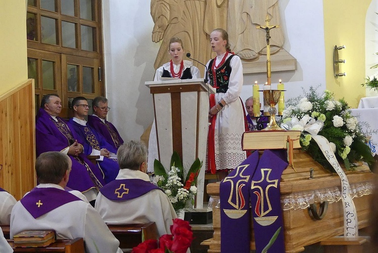 Uroczystości pogrzebowe śp. ks. kan. Wojciecha Janke w Lalikach