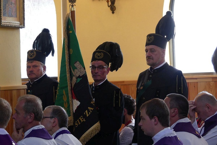 Uroczystości pogrzebowe śp. ks. kan. Wojciecha Janke w Lalikach