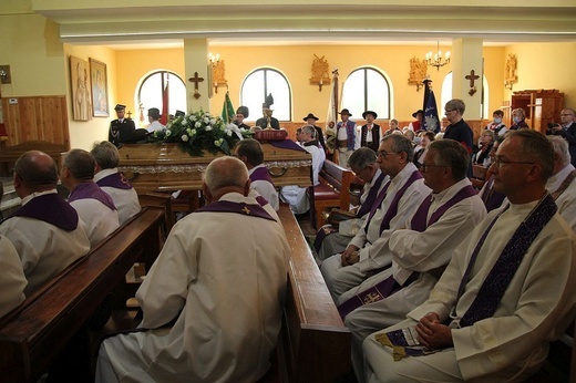 Uroczystości pogrzebowe śp. ks. kan. Wojciecha Janke w Lalikach