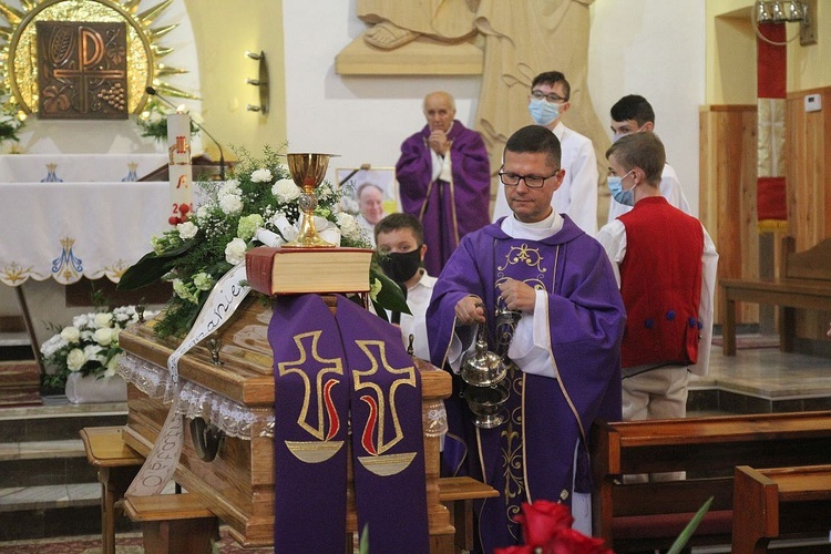 Uroczystości pogrzebowe śp. ks. kan. Wojciecha Janke w Lalikach