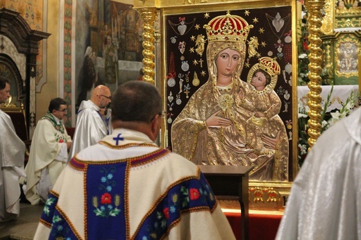 Abp Grzegorz Ryś na nabożeństwie fatimskim z góralami w Rychwałdzie