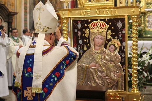 Abp Grzegorz Ryś na nabożeństwie fatimskim z góralami w Rychwałdzie