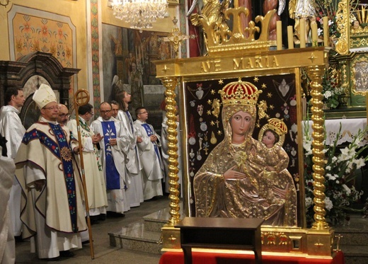 Abp Grzegorz Ryś na nabożeństwie fatimskim z góralami w Rychwałdzie
