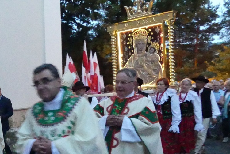 Abp Grzegorz Ryś na nabożeństwie fatimskim z góralami w Rychwałdzie