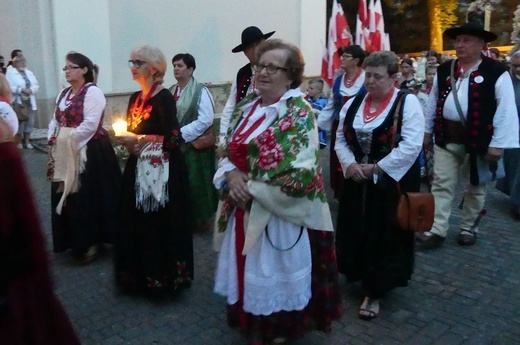 Abp Grzegorz Ryś na nabożeństwie fatimskim z góralami w Rychwałdzie