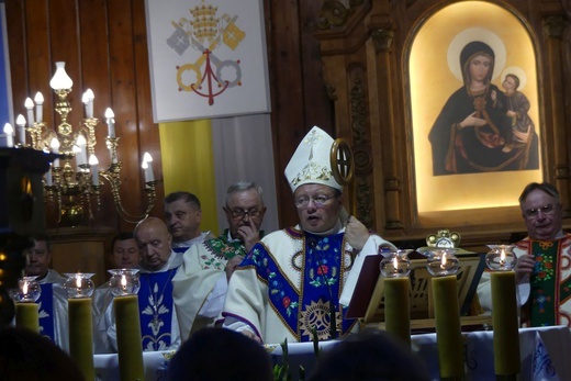 Abp Grzegorz Ryś na nabożeństwie fatimskim z góralami w Rychwałdzie