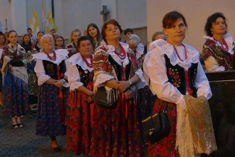 Abp Grzegorz Ryś na nabożeństwie fatimskim z góralami w Rychwałdzie