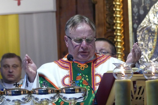 Abp Grzegorz Ryś na nabożeństwie fatimskim z góralami w Rychwałdzie